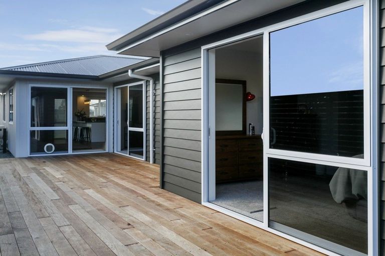 Photo of property in 27 Noumea Drive, Rangatira Park, Taupo, 3330