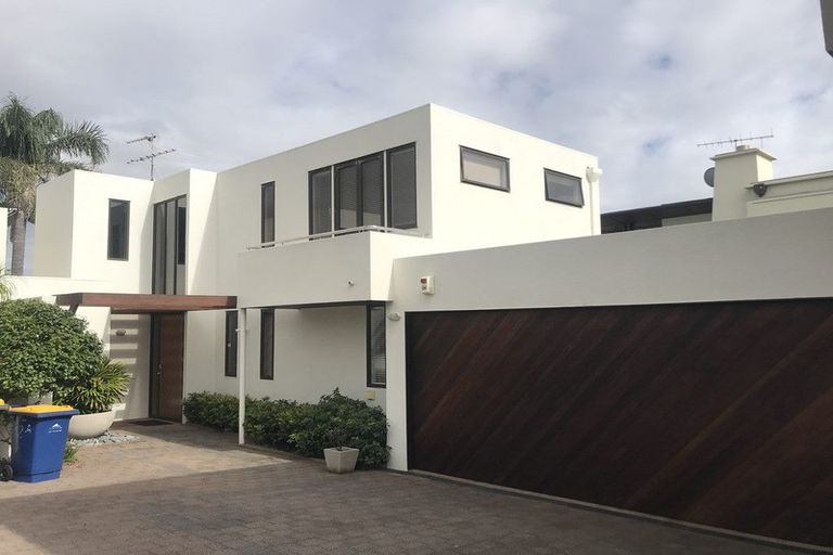 Photo of property in 1/12 Craig Road, Milford, Auckland, 0620