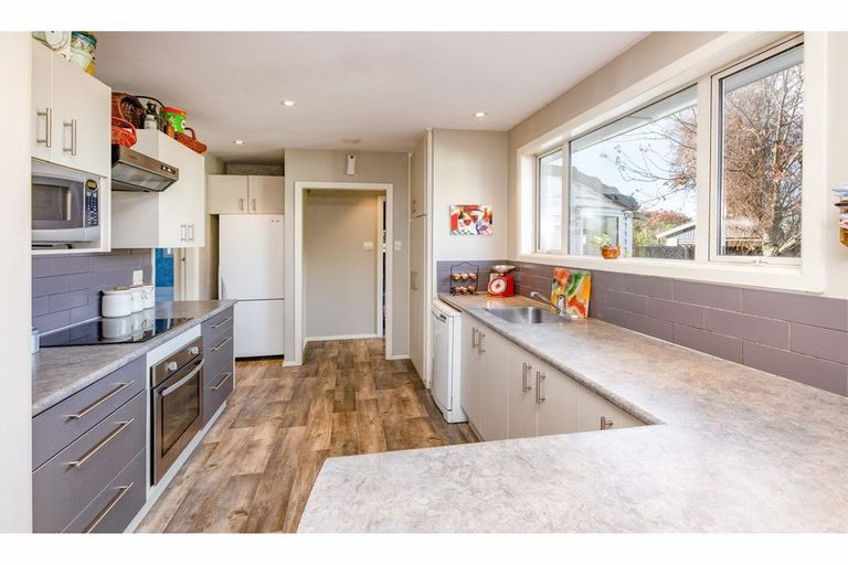 Photo of property in 72 Wingate Street, Redwood, Christchurch, 8051