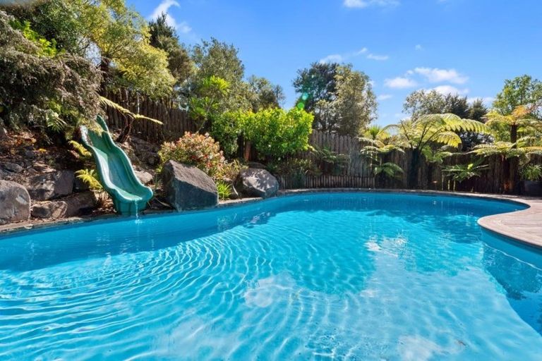 Photo of property in 361g Paremoremo Road, Paremoremo, Auckland, 0632