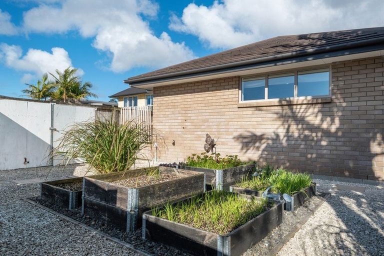 Photo of property in 18 Lemon Grove Lane, Greenhithe, Auckland, 0632