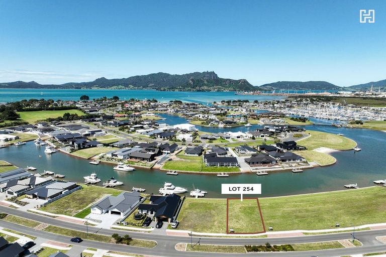 Photo of property in 25 Maturiki Drive, One Tree Point, 0118