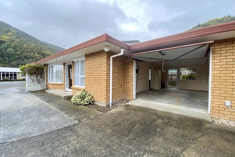 Photo of property in 71a Devon Street, Picton, 7220