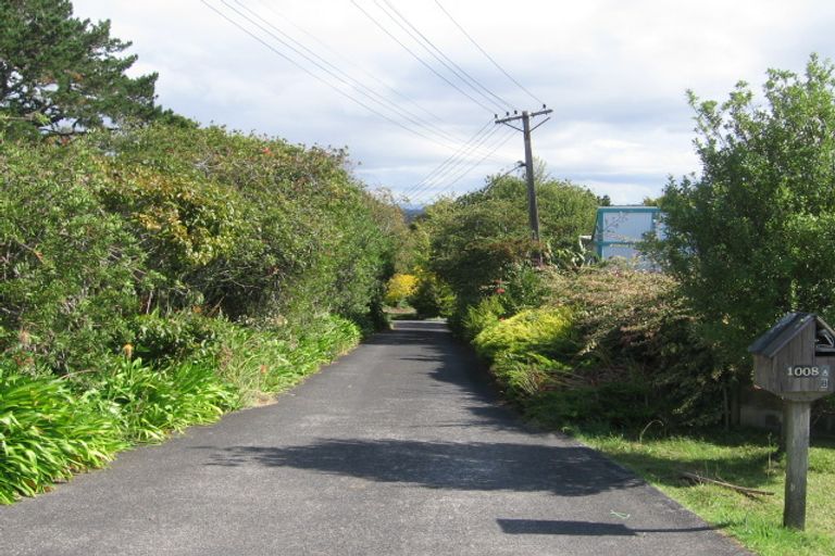 Photo of property in 1008c East Coast Road, Fairview Heights, Auckland, 0630