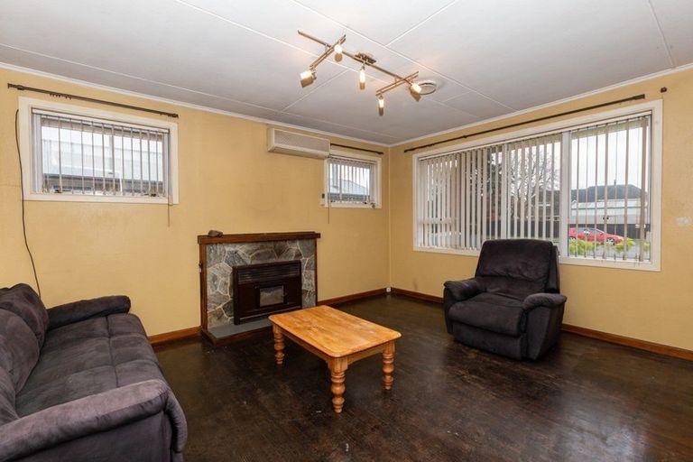 Photo of property in 9 Petries Road, Woodend, 7610