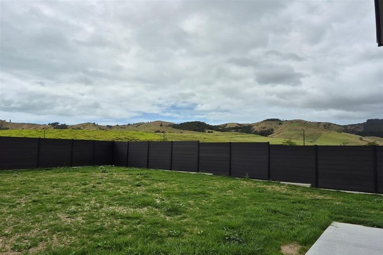 Photo of property in 5 Mataikokako Loop, Kawakawa Bay, 2585