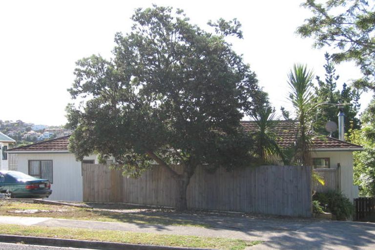 Photo of property in 8 Squirrel Lane, Browns Bay, Auckland, 0630