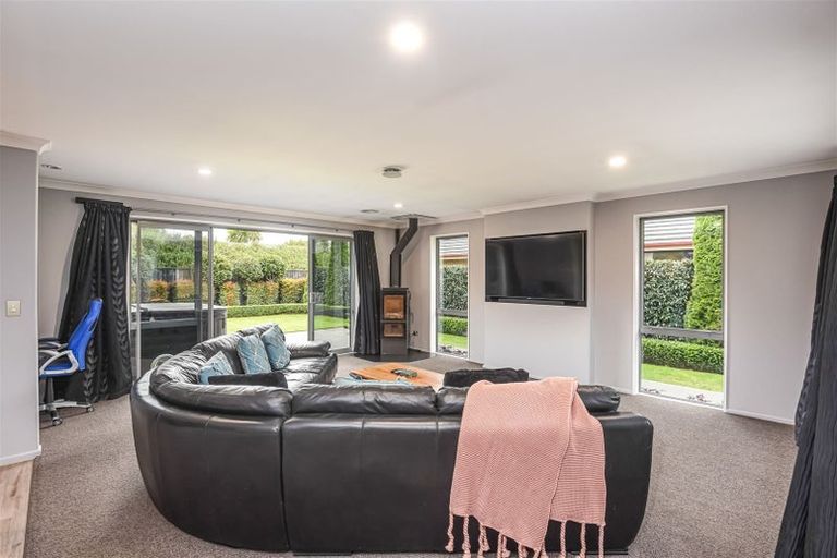 Photo of property in 37 Mariposa Crescent, Aidanfield, Christchurch, 8025