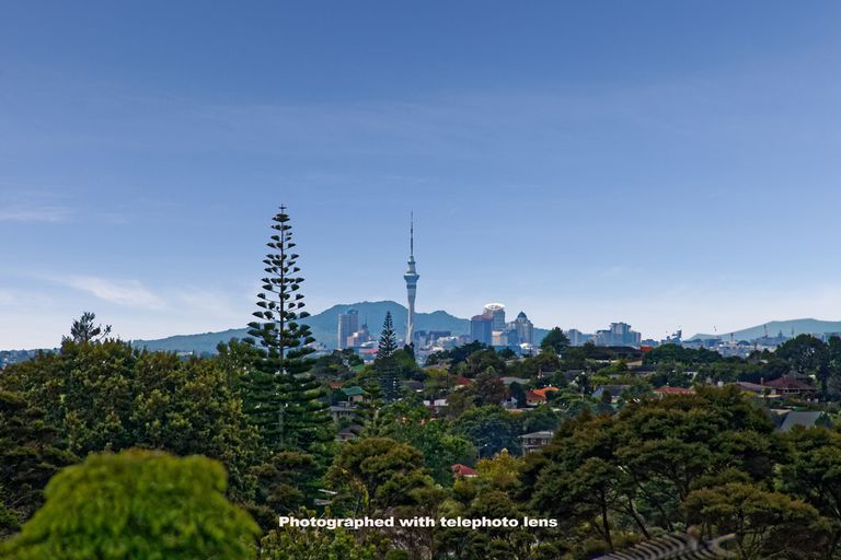 Photo of property in 5 Kotinga Avenue, Glen Eden, Auckland, 0602