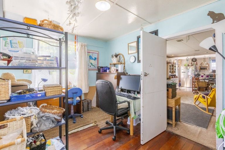 Photo of property in 34 Waverley Street, Waipawa, 4210