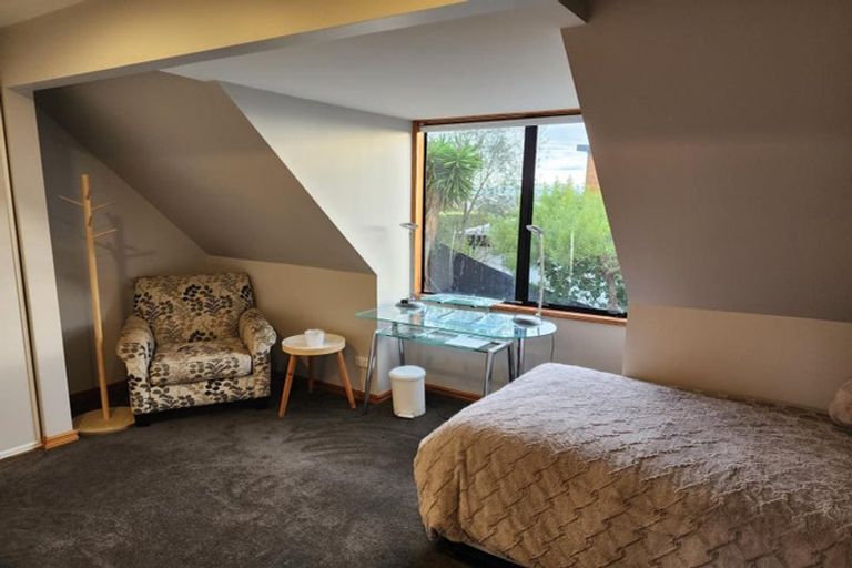 Photo of property in 9 Janice Place, Mount Pleasant, Christchurch, 8081