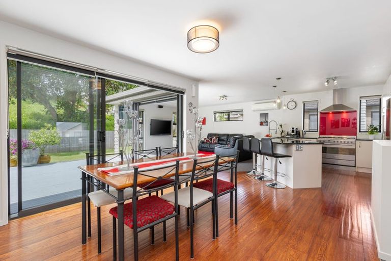 Photo of property in 19 Keating Rise, Northcross, Auckland, 0632