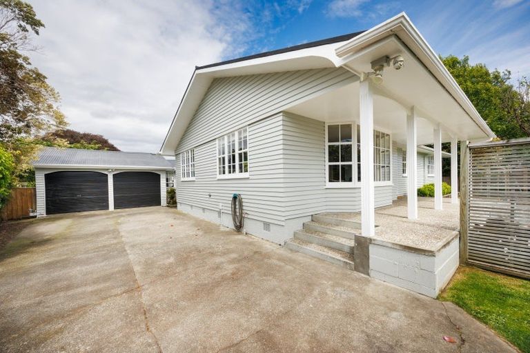 Photo of property in 4 Chilton Grove, Hokowhitu, Palmerston North, 4410