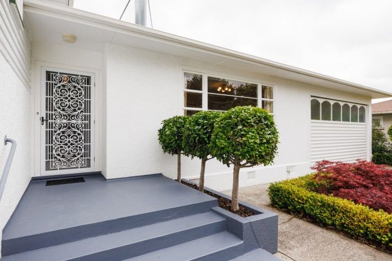 Photo of property in 9 Parata Street, Hokowhitu, Palmerston North, 4410