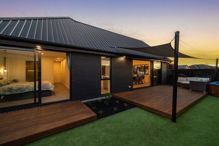 Photo of property in 10 Polish Settlers Place, Marshland, Christchurch, 8083