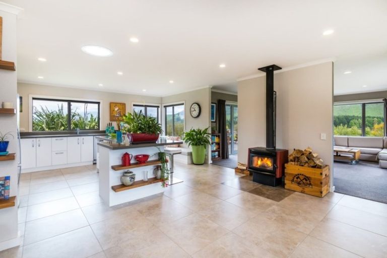Photo of property in 21 Katelyn Place, Kinloch, Taupo, 3385