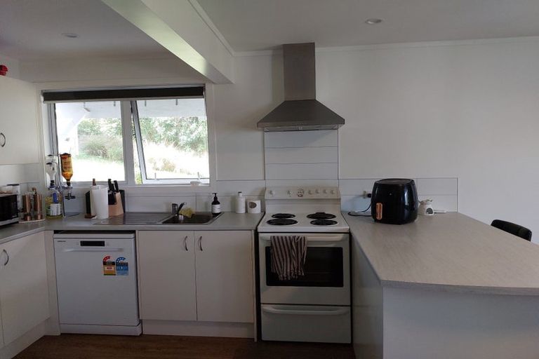 Photo of property in 10 Arahanga Grove, Maupuia, Wellington, 6022