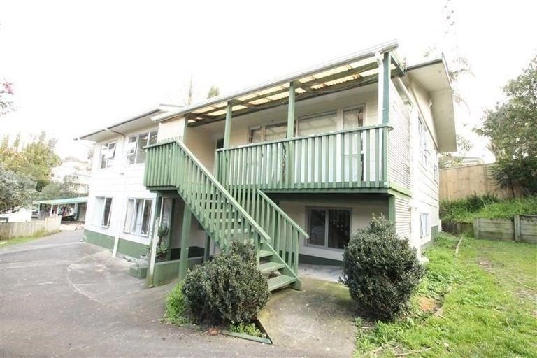Photo of property in 5 Lysander Crescent, Beach Haven, Auckland, 0626
