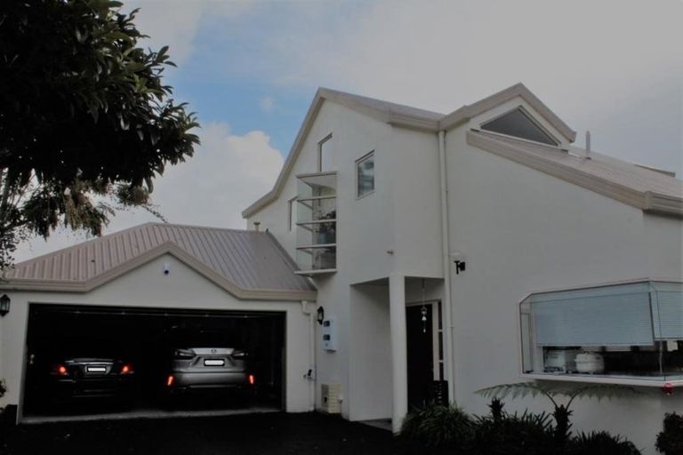 Photo of property in 2/86 Birkenhead Avenue, Birkenhead, Auckland, 0626