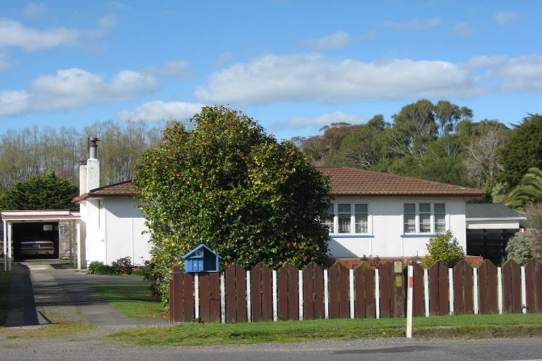 Photo of property in 48 Bridge Street, Bulls, 4818