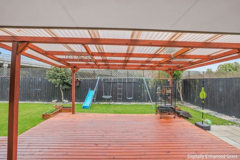 Photo of property in 3 Farquhars Road, Redwood, Christchurch, 8051
