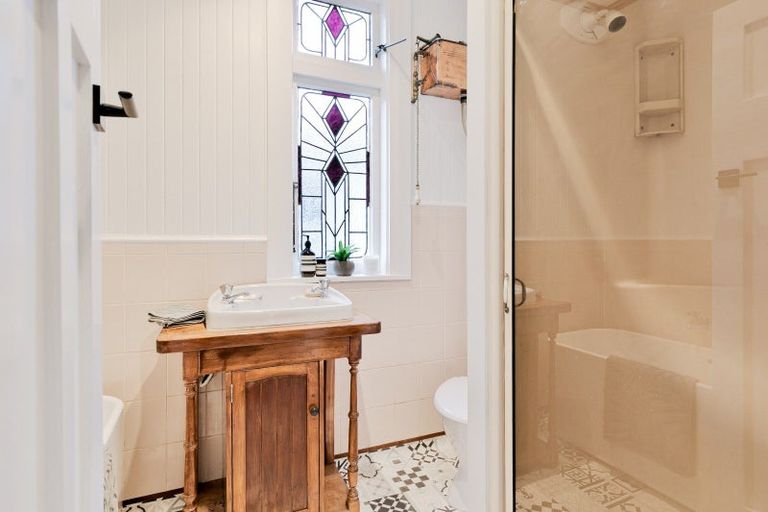 Photo of property in 36 Stone Street, Miramar, Wellington, 6022