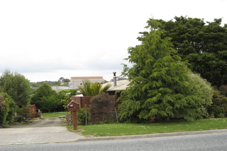 Photo of property in 16 Waimauku Station Road, Waimauku, 0812