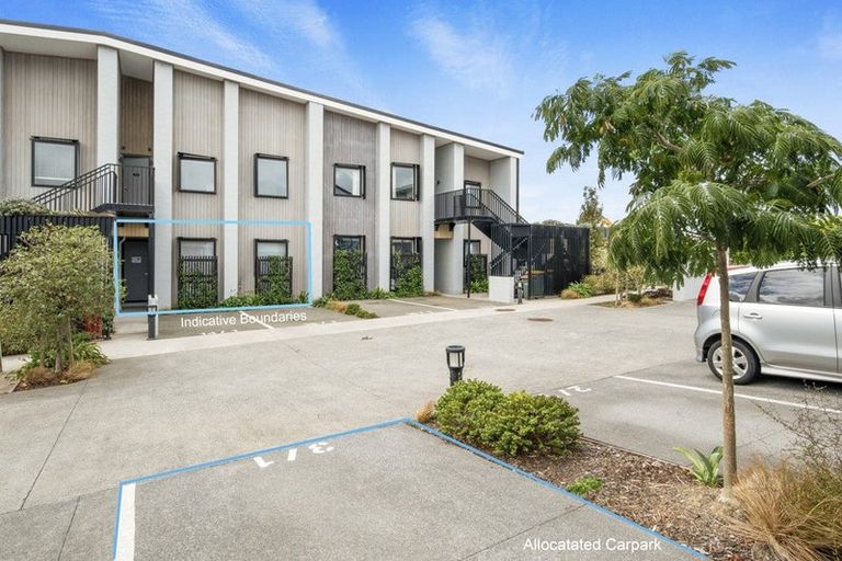 Photo of property in 3/1 Genevieve Lane, Hobsonville, Auckland, 0616