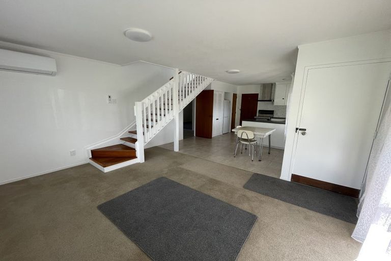 Photo of property in 1/4 Landseer Place, Blockhouse Bay, Auckland, 0600
