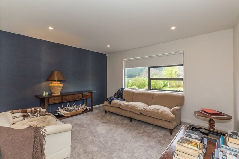 Photo of property in 141 Manakau Heights Drive, Manakau, Levin, 5573