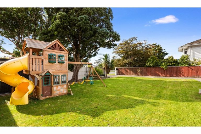 Photo of property in 2 Puriri Street, Woburn, Lower Hutt, 5010