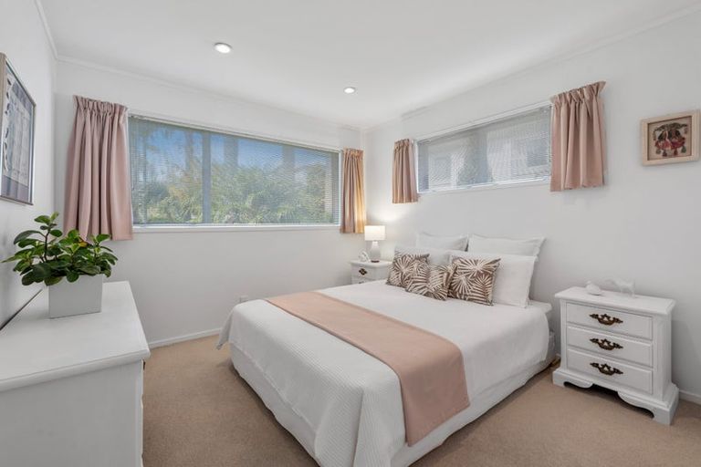 Photo of property in 3 Copperfield Terrace, Mellons Bay, Auckland, 2014