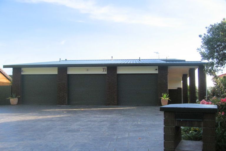 Photo of property in 23 Bosun Terrace, Whitby, Porirua, 5024