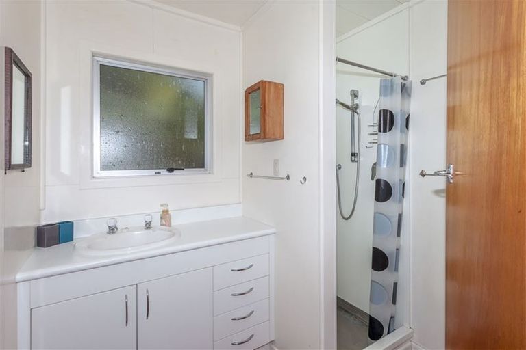 Photo of property in 102 Brook Place, Whangamata, 3620