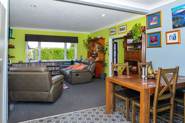 Photo of property in 1012 Heretaunga Street East, Parkvale, Hastings, 4122