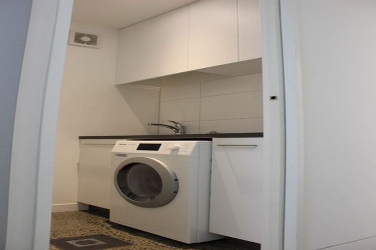 Photo of property in 2/83 Hinemoa Street, Birkenhead, Auckland, 0626