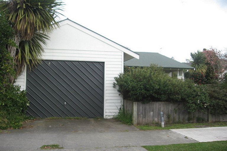 Photo of property in 102 Linton Street, West End, Palmerston North, 4410
