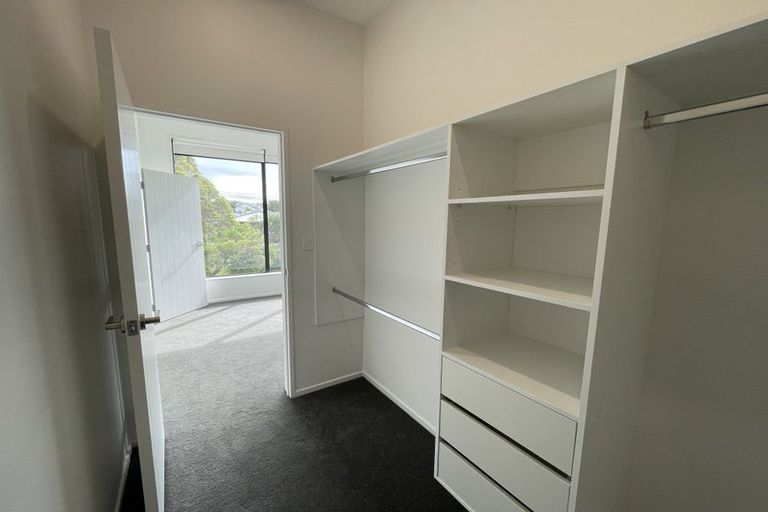 Photo of property in 5a Merton Avenue, Glenfield, Auckland, 0627