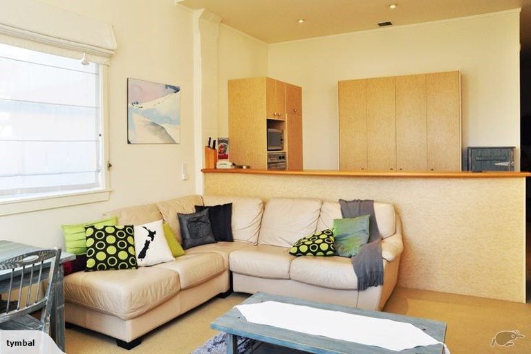 Photo of property in 5/37 Majoribanks Street, Mount Victoria, Wellington, 6011