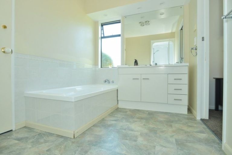 Photo of property in 27 Darwin Road, Outer Kaiti, Gisborne, 4010