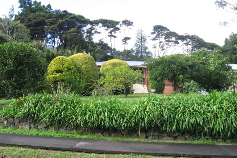 Photo of property in 6 York Road, Titirangi, Auckland, 0604