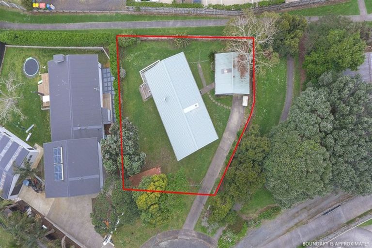 Photo of property in 11 Litchfield Place, Clarks Beach, 2122