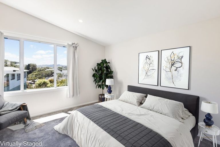 Photo of property in 37 Spenmoor Street, Newlands, Wellington, 6037