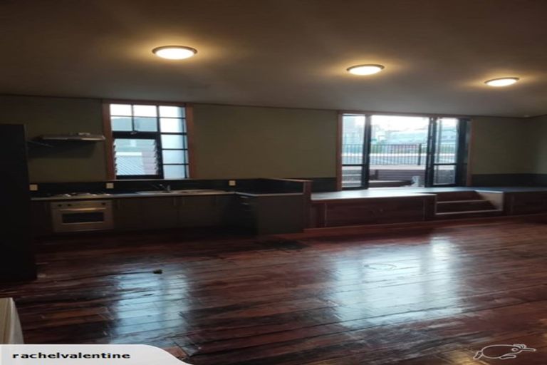 Photo of property in 91a Cook Street, Marfell, New Plymouth, 4310