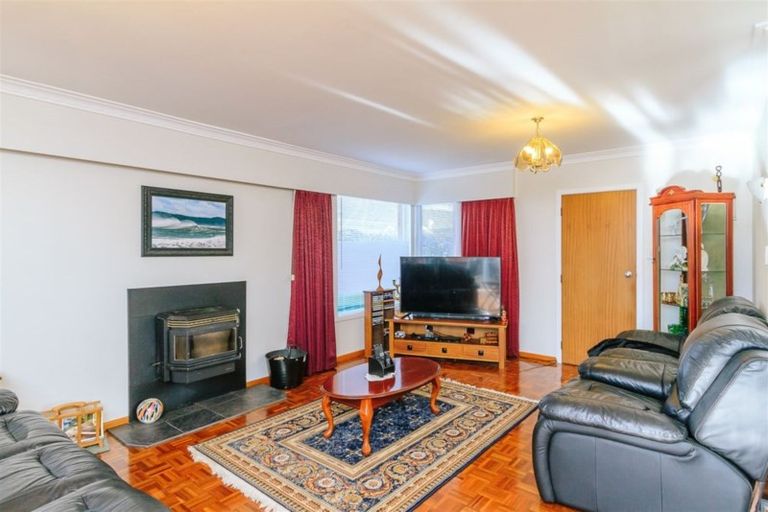 Photo of property in 10 Rosebank Avenue, Avalon, Lower Hutt, 5011