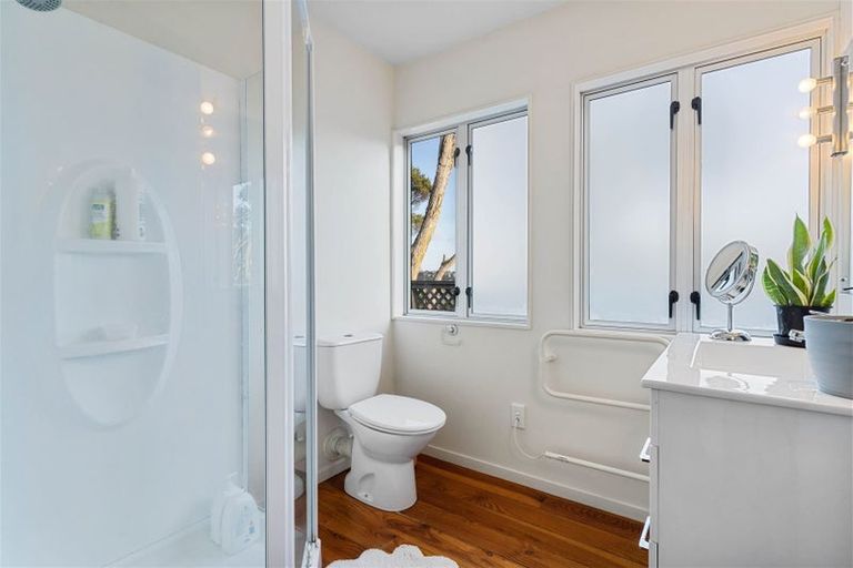 Photo of property in 2/38 Noeleen Street, Glenfield, Auckland, 0629