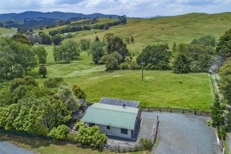 Photo of property in 929 State Highway 1, Oakleigh, Whangarei, 0171
