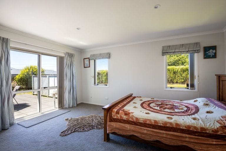 Photo of property in 74 Fernbrook Drive, Hurworth, New Plymouth, 4310