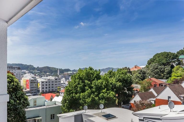Photo of property in Fernhill Flats, 9/324 The Terrace, Te Aro, Wellington, 6011
