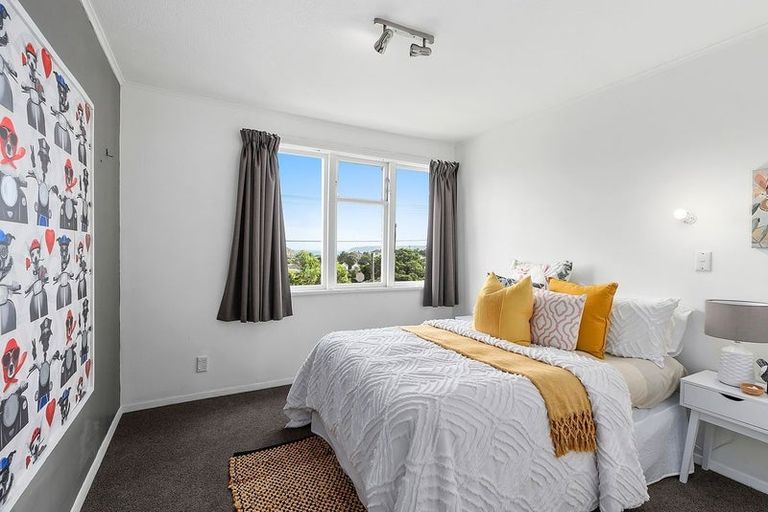 Photo of property in 2 Mapplebeck Street, Titahi Bay, Porirua, 5022